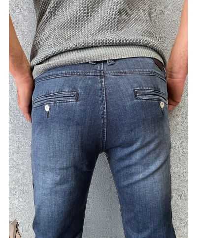 Stylowe spodnie męskie slim jeansowe w kolorze denim