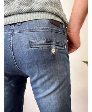 Stylowe spodnie męskie slim jeansowe w kolorze denim