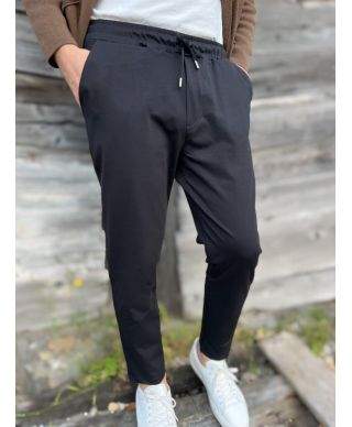 Czarne spodnie jogger męskie Paul Miranda – Włoski design i techniczna wygoda
