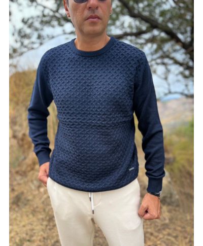 Sweter męski granatowy z okrągłym  dekoltem – elegancja i komfort na co dzień