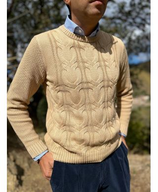 Sweter męski Lucas z warkoczowym splotem – klasyka w nowoczesnym wydaniu