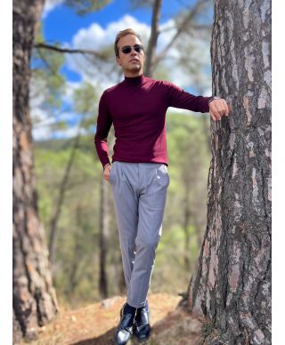 Sweter męski z golfem - Bordowy - Key Jey