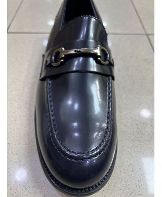 Czarne mokasyny męskie z ozdobną klamrą– eleganckie buty skórzane Made in Italy