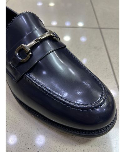 Czarne mokasyny męskie z ozdobną klamrą– eleganckie buty skórzane Made in Italy