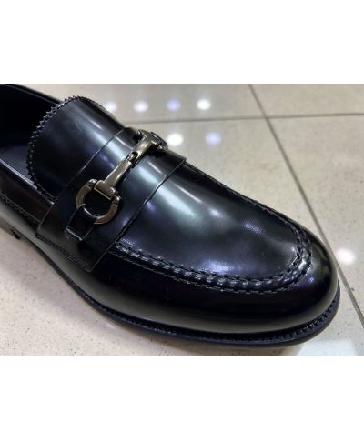 Czarne mokasyny męskie z ozdobną klamrą– eleganckie buty skórzane Made in Italy