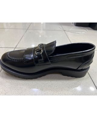Mokasyny męskie Loot z frędzlami i ozdobą metalową – Elegancja i włoski kunszt