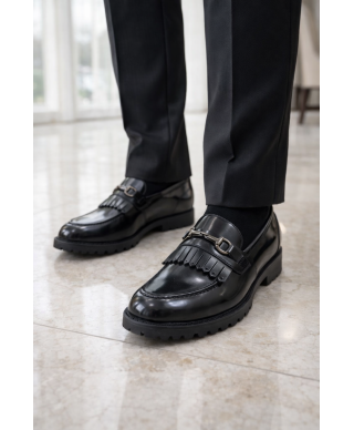 Mokasyny męskie Loot z frędzlami i ozdobą metalową – Elegancja i włoski kunszt