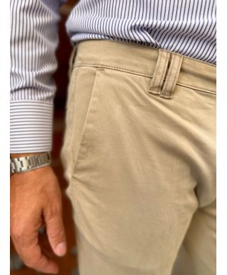 Spodnie męskie w kolorze beżowym - kej jey, model Chinos